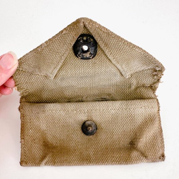 ANTIQUE WWII DRESSING FIRST AID POUCH KHAKI CANVAS - Picture 8 of 11